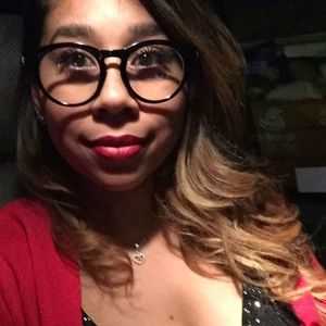 Meet your Posher, Claudia